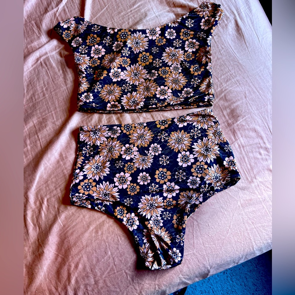 ☘️3/30- Dazey LA x Swim Like A Mermaid Floral Swimsuit